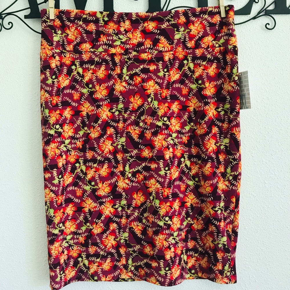 NWT LuLaRoe Cassie skirt size 2XL burgundy floral